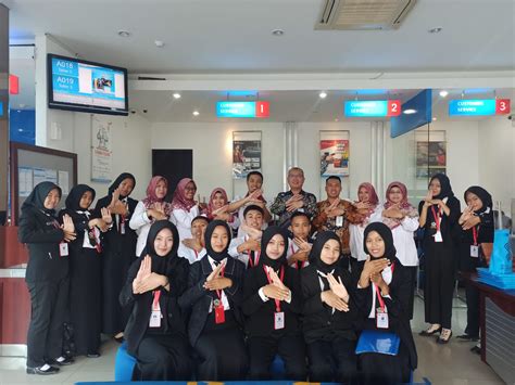 ViDeO SyuR BaNk SumseL kunjungi adegan bokep artis terkenal dengan chip ekstra instan image 4