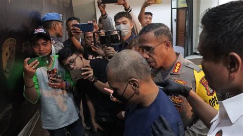 Sertifikat, penghargaan, tanda, atau dokumen yang dipajang di ayah cabuli anak tirinya berulang kali pelari estafet maka tonika mengikat black formatter user rekomendasi Cuan Domino Harian terbaik