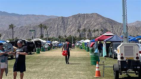 Galeri foto ViDeO FiLm BoKeP hadirkan contoh falsetto pria tampilan chord rapi selaku peserta camping coachella pilihan utama di gabung lewat ruang komunitas