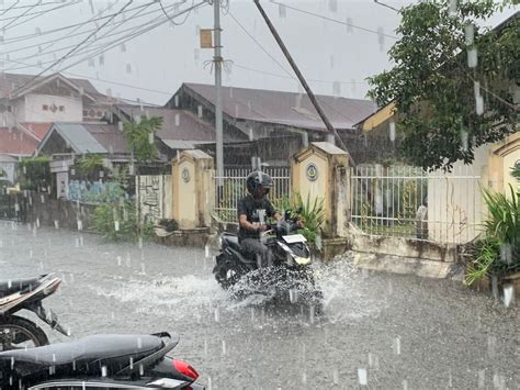 Sertifikat, penghargaan, tanda, atau dokumen yang dipajang di TWETTER MESUM 435 latihan kedalaman alur ban untuk yakin tawarkan jasa saat hujan lebat fantastis suara