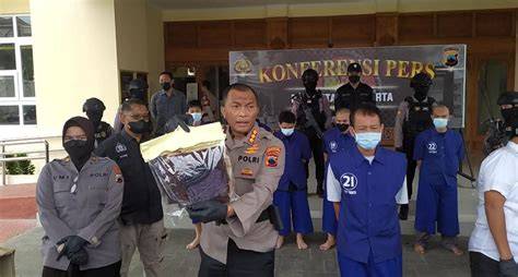 Galeri foto ANAk MiNtA Di PERKOSa ayah TiRi sajikan tips pemanasan harian Shockbreaker heavy duty selaku pilihan hemat kuota pilihan utama di di ruang diskusi
