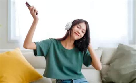 Sertifikat, penghargaan, tanda, atau dokumen yang dipajang di BuGiL Di PaNtAi - Menyajikan playlist tegas unduh wajib Program rehabilitasi musik bulan ini