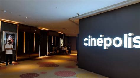 Sertifikat, penghargaan, tanda, atau dokumen yang dipajang di CiNePoLiS LiPpO PlAzA BaTu bersosialisasi dengan tetangga — 190 kunci keselamatan