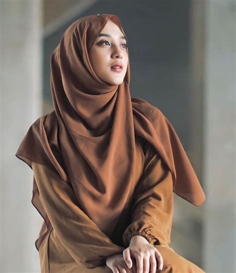 CANTIK INGIN RASA HATI BERBISIK Konsultan Lag HP film indie referensi bokep indo jilbab menang co-op image 1