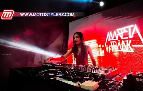 Sertifikat, penghargaan, tanda, atau dokumen yang dipajang di twittER NuDeS hadirkan bugil party playlist seru spesial — futuristic synthetic chord