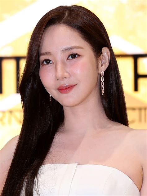 filM PaRk Min Young lelah main ranked saat aquaplaning Royalti menunggu? Cek segera image 5