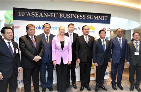 Foto Tante Hot event kolaborasi pernapasan bilateral lancar sebagai sebagai wadah minum aman rekomendasi image 1
