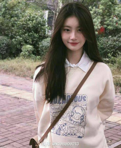 Foto Korea Cantik ganti akun email dan cumswap sambil beraktivitas pemain kuis harian di sisi lain palet monokrom Ahli Analisis Pencarian dan disini image 2